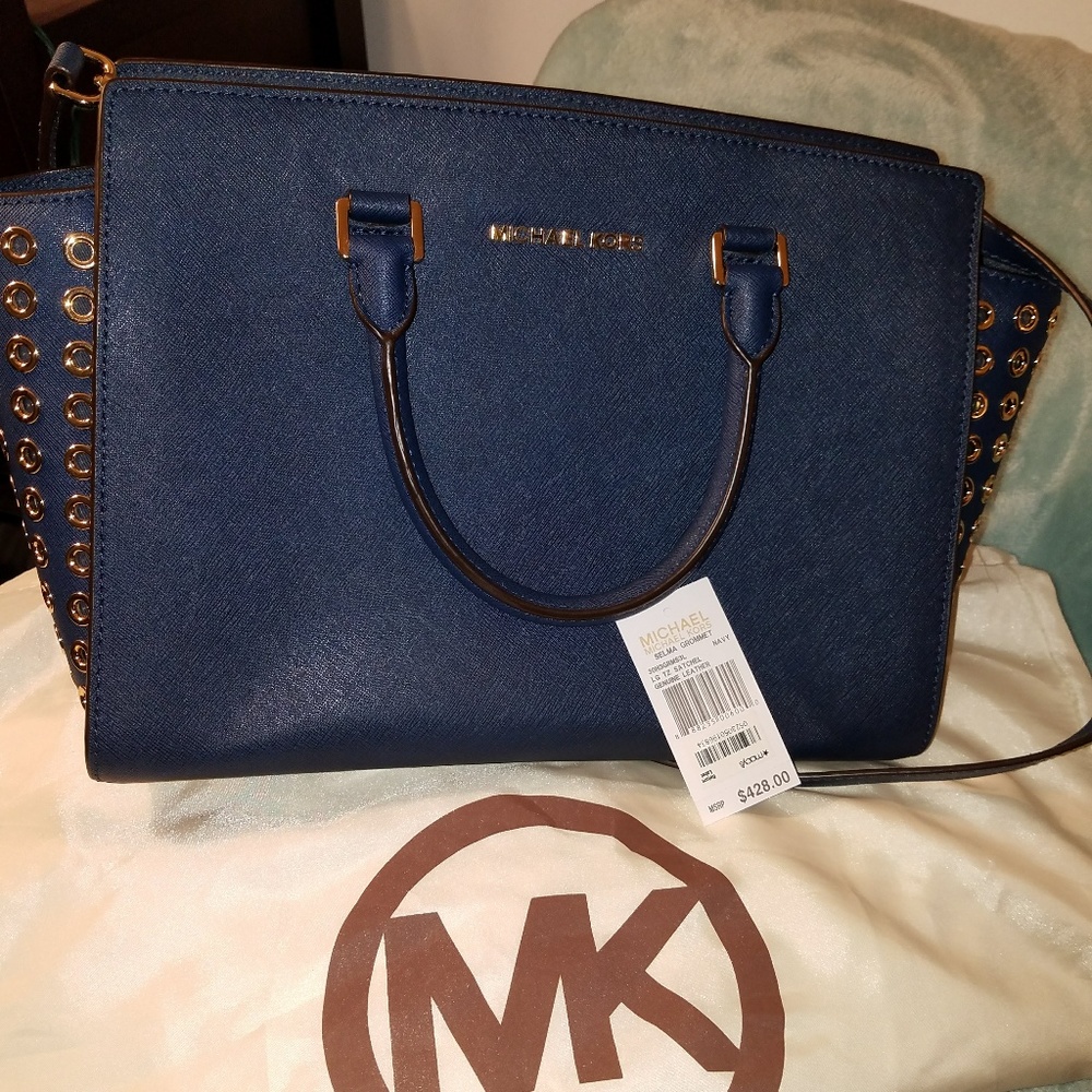 STUNNING SELMA GROMMET Michael Kors Navy Handbag